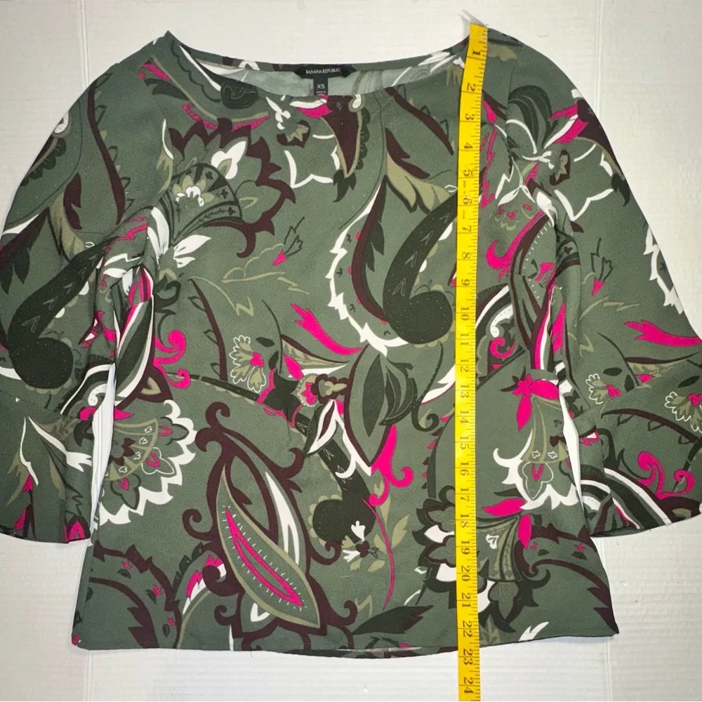 Banana Republic Women’s Top Size XS Multicolored‎ Paisley Print Retro Vibe